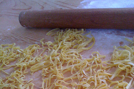 Tagliolini in brodo di carne - Bertazzoni